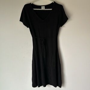 Motherhood maternity tshirt sweater dress with string above bump size small